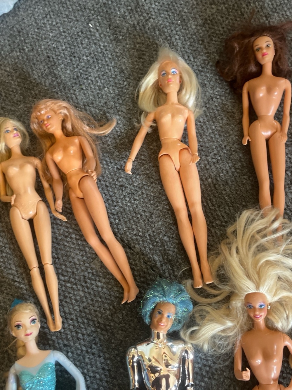 Bundle of 13 Barbie dolls some vintage - Picture 5 of 6